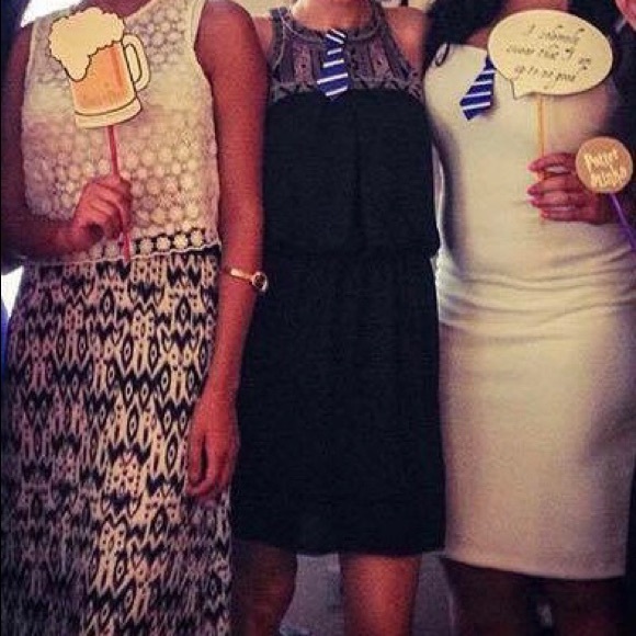 Navy blue dress with pattern detail - Picture 6 of 6